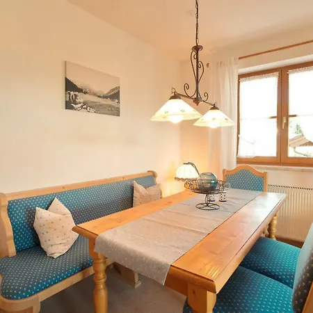 Staig Apartment *
